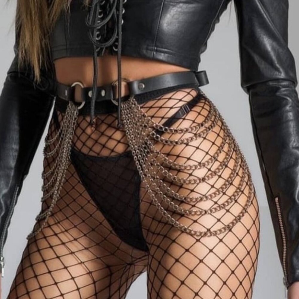 Chain belt harness